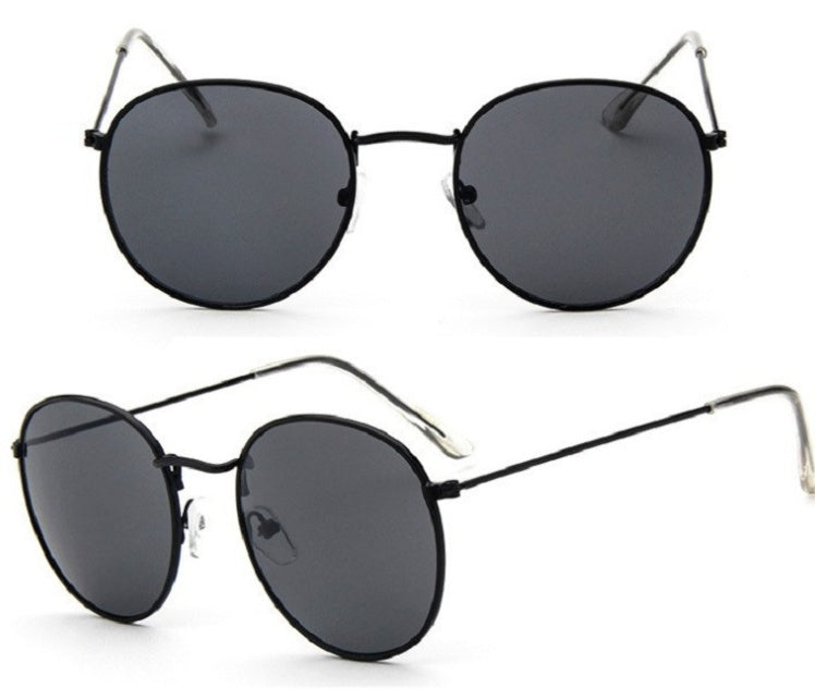Vintage Glam: Retro Round Sunglasses - Infinite Findings