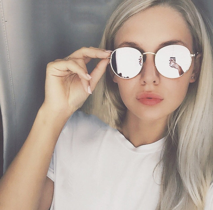 Vintage Glam: Retro Round Sunglasses - Infinite Findings